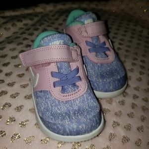 Nike 6C toddler Flex Contact in like new condition